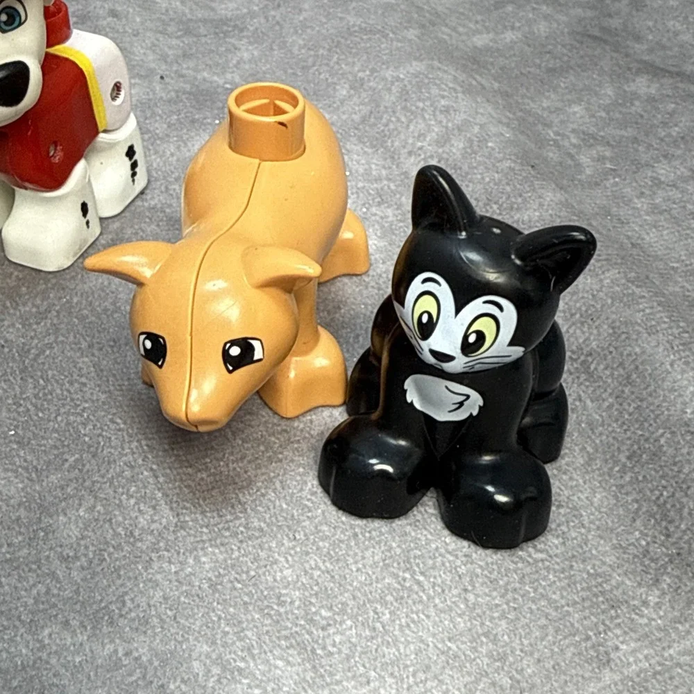 Lego duplo figures